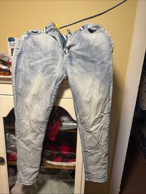 Light Wash Denim Jeans - Casual Everyday